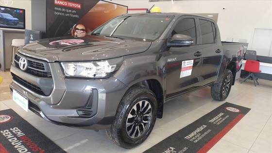 TOYOTA HILUX 2.8 D-4D TURBO DIESEL CD POWER PACK 4X4 MANUAL